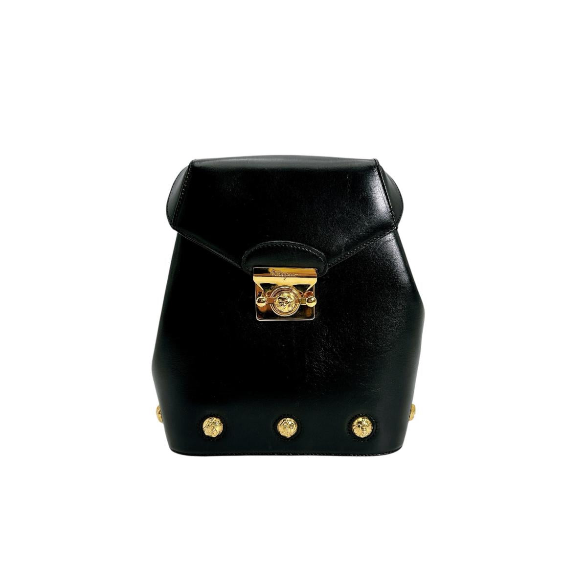 サルヴァトーレフェラガモ Salvatore Ferragamo リュック・デイパック
リュックサック 金金具 レザー DQ-21 5207 ブラック 【SS】
【中古】