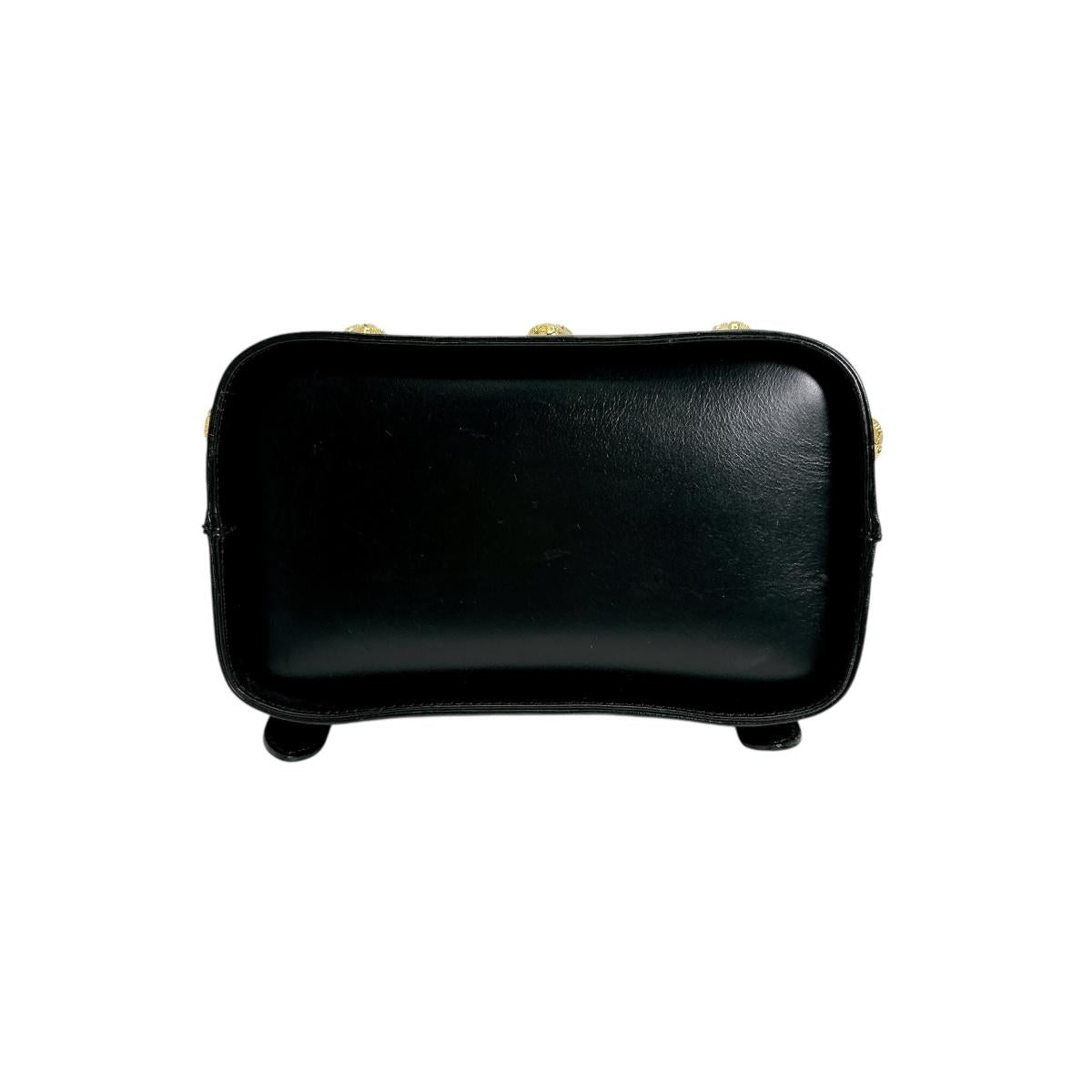 サルヴァトーレフェラガモ Salvatore Ferragamo リュック・デイパック
リュックサック 金金具 レザー DQ-21 5207 ブラック 【SS】
【中古】