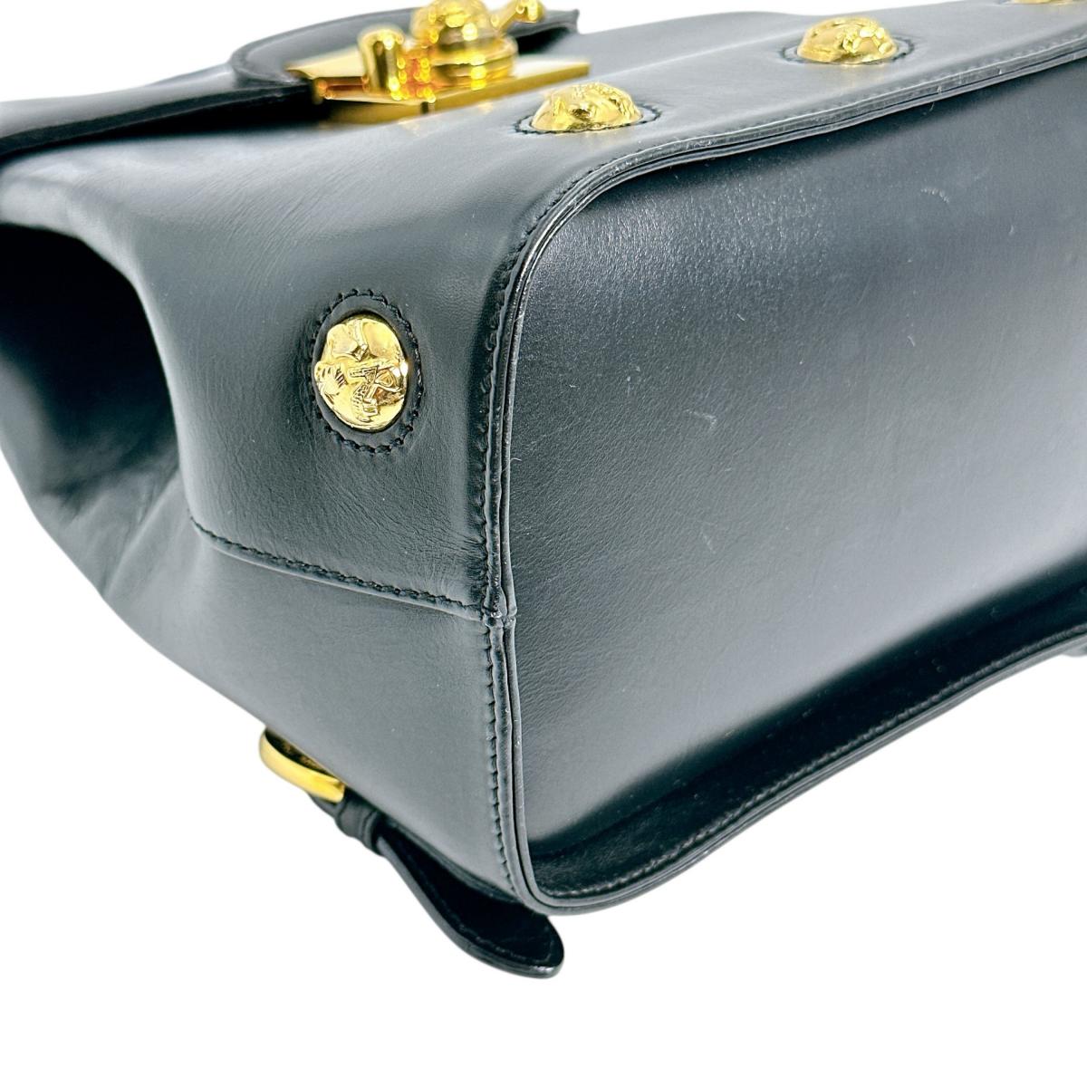 サルヴァトーレフェラガモ Salvatore Ferragamo リュック・デイパック
リュックサック 金金具 レザー DQ-21 5207 ブラック 【SS】
【中古】