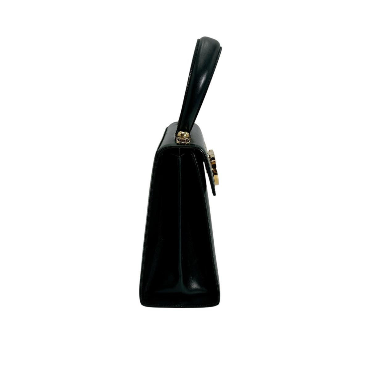 サルヴァトーレフェラガモ Salvatore Ferragamo ハンドバッグ
2WAYバッグ ショルダーバッグ ガンチーニ レザー BX-212193 ブラック 【SS】
【中古】