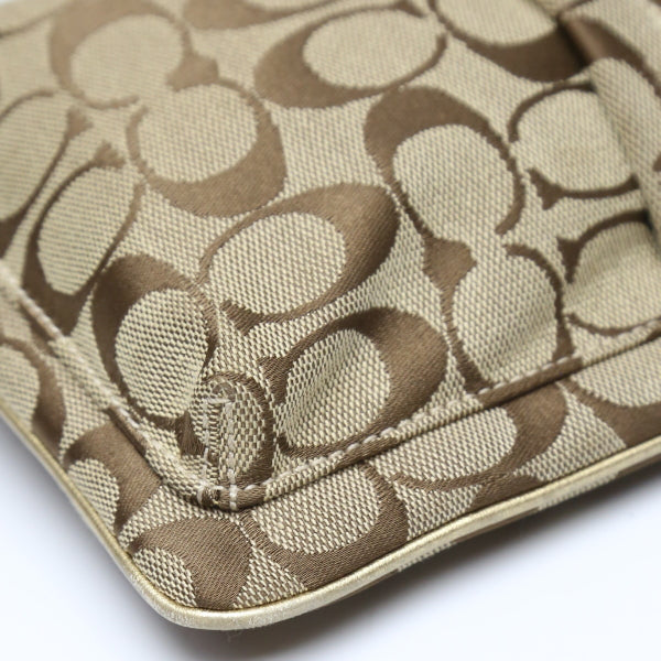 コーチ COACH ショルダーバッグ
スウィングバッグ シグネチャー 斜めかけ レザー 7082 ブラウン×ゴールド 【SS】
【中古】