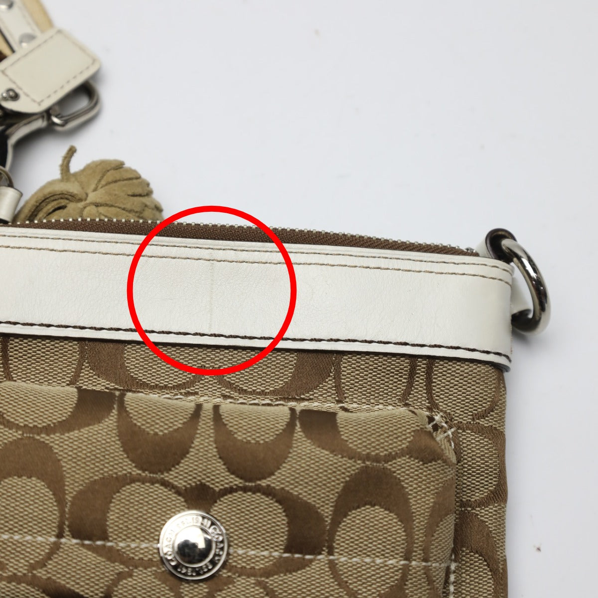 コーチ COACH ショルダーバッグ
斜めかけ シグネチャー スイングバッグ キャンバス 7082 カーキ×ホワイト 【SS】
【中古】
