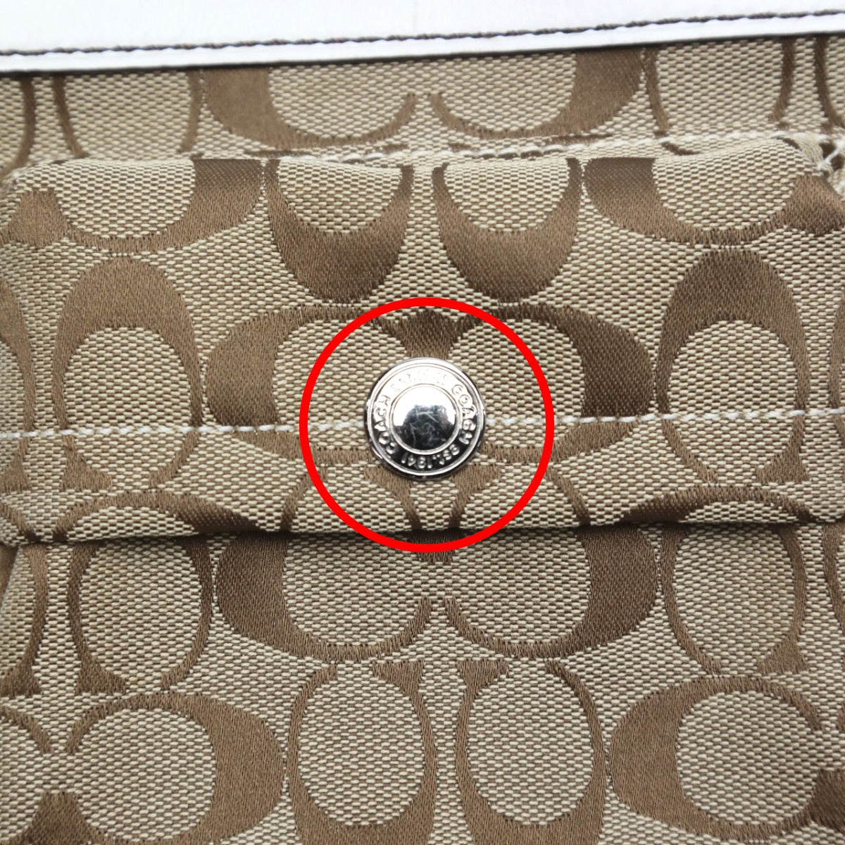 コーチ COACH ショルダーバッグ
斜めかけ シグネチャー スイングバッグ キャンバス 7082 カーキ×ホワイト 【SS】
【中古】