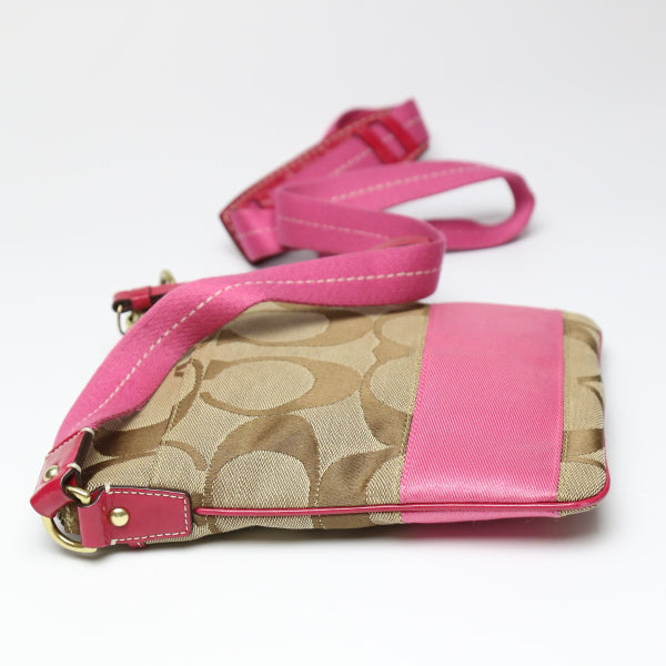 コーチ COACH ショルダーバッグ
外ポケット付き シグネチャー 斜めかけ レザー 10129 カーキ×ピンク 【SS】
【中古】