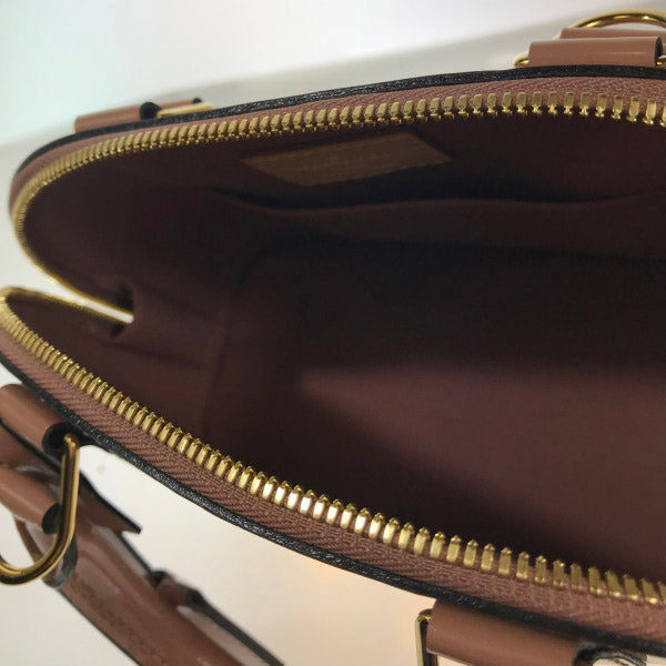 ルイヴィトン LOUIS VUITTON ショルダーバッグ
アルマBB ヴェルニ ハンドバック モノグラムヴェルニ M91585 ローズヴェルール LV
【SS】
【中古】