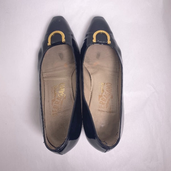 サルヴァトーレフェラガモ Salvatore Ferragamo パンプス
エナメル 22.5cm 5 1/2 C ブラック 【SS】
【中古】