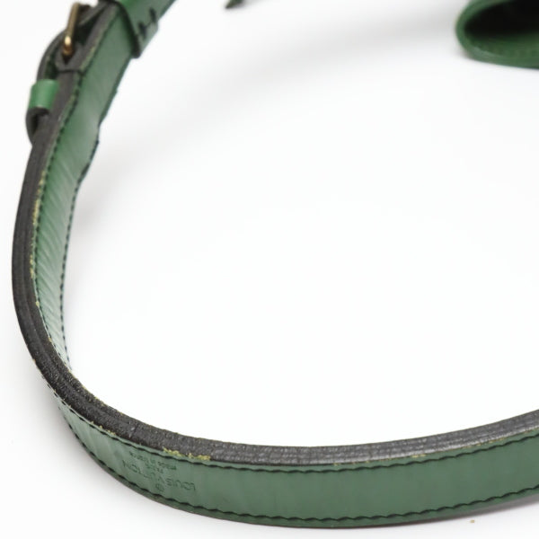 ルイヴィトン LOUIS VUITTON ショルダーバッグ
プチノエ エピ 巾着 エピレザー M44104 ボルネオグリーン LV
【SS】
【中古】