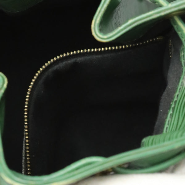 ルイヴィトン LOUIS VUITTON ショルダーバッグ
プチノエ エピ 巾着 エピレザー M44104 ボルネオグリーン LV
【SS】
【中古】