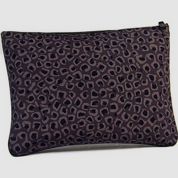 グッチ GUCCI クラッチバッグ
セカンドバッグ レオパードプリント グレー 【SS】
【中古】