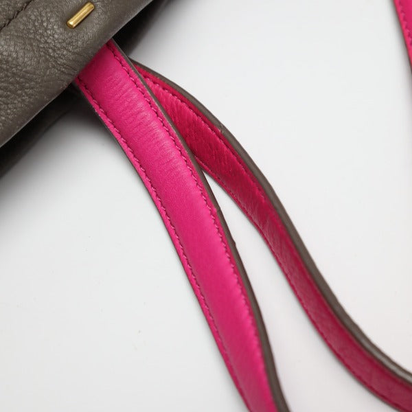 マークバイマークジェイコブス MARC BY MARC JACOBS トートバッグ
ワッツザ・Tミニトート レザー グレー×ブラック×ピンク 【SS】
【中古】