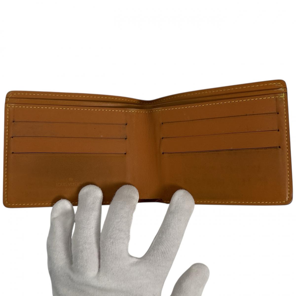 ルイヴィトン LOUIS VUITTON 二つ折り財布
2つ折り財布 ポルトビエ6カルトクレディ ノマド レザー M85015 ブラウン LV
【SS】
【中古】