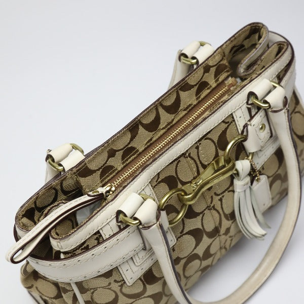 コーチ COACH ハンドバッグ
ハンプトンズシグネチャー キャリオール トートバッグ レザー F10507 カーキ×ブラウン 【SS】
【中古】
