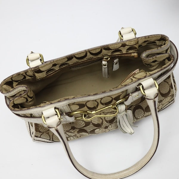 コーチ COACH ハンドバッグ
ハンプトンズシグネチャー キャリオール トートバッグ レザー F10507 カーキ×ブラウン 【SS】
【中古】