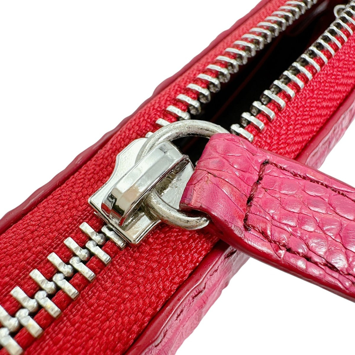 カイマン CAIMAN 長財布
ラウンドファスナー長財布 カイマン マットクロコダイル カイマン K52653 ルビー 【SS】
【中古】