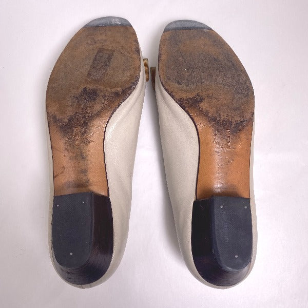 サルヴァトーレフェラガモ Salvatore Ferragamo パンプス
ローヒールパンプス 51/2 C カーフ アイボリー 【SS】
【中古】
