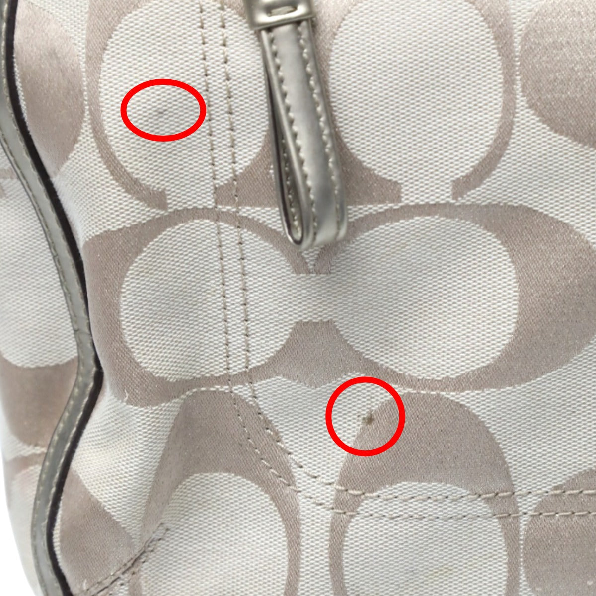 コーチ COACH トートバッグ
ポピーシグネチャー ハリー メタリックレップス レザー 22447 ベージュ×メタリック 【SS】
【中古】