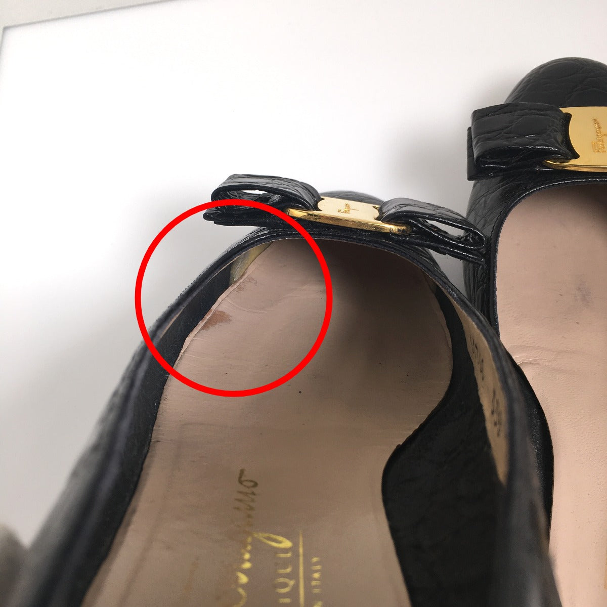 サルヴァトーレフェラガモ Salvatore Ferragamo パンプス
パンプス 型押し 51768 ブラック 【SS】
【中古】