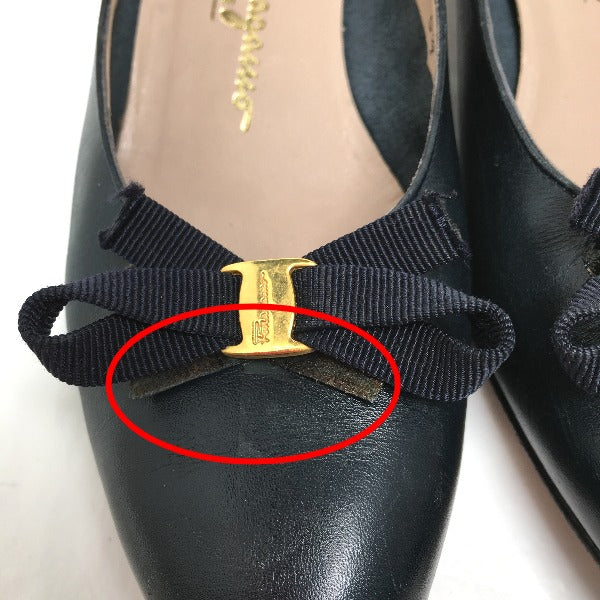 サルヴァトーレフェラガモ Salvatore Ferragamo パンプス
パンプス 5 1/2 B カーフ ネイビー 【SS】
【中古】