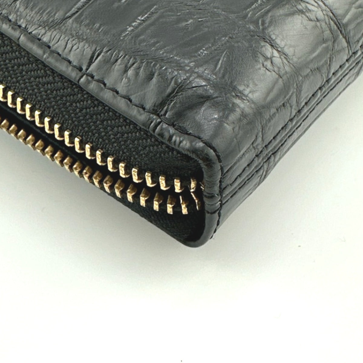 クロコダイル CROCODILE 長財布
マット 外ポケット付き ラウンドファスナー クロコダイル 0621 ブラック 【SS】