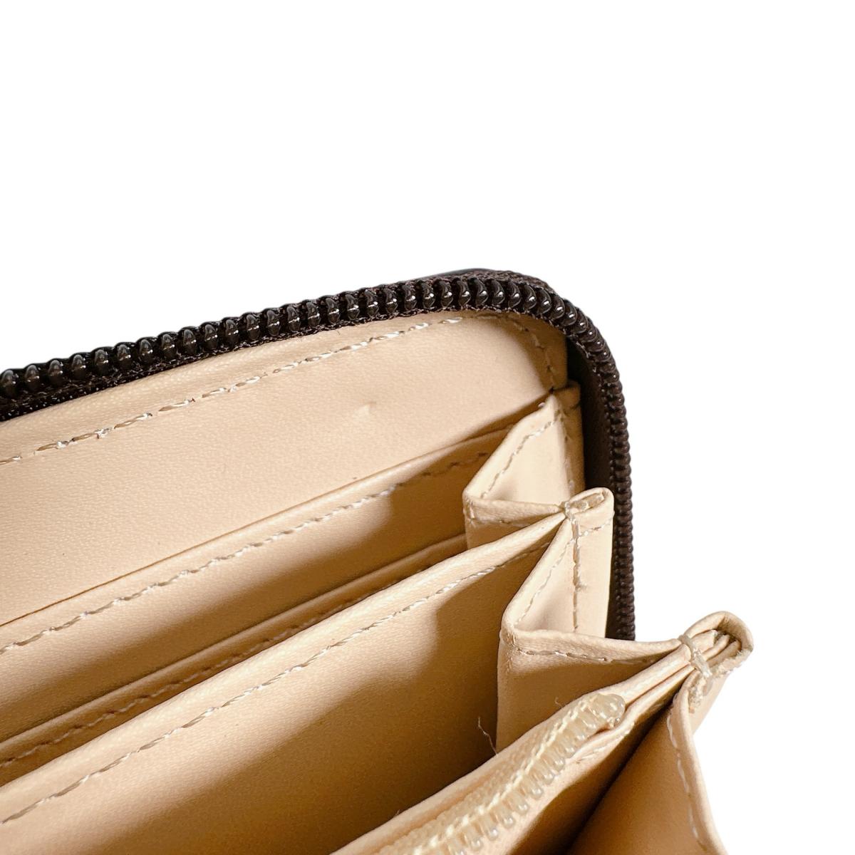 クロコダイル CROCODILE 長財布
ラウンドファスナー長財布 パッチワーク ワニ革 クロコダイル S-541 ブラウン 【SS】
【中古】