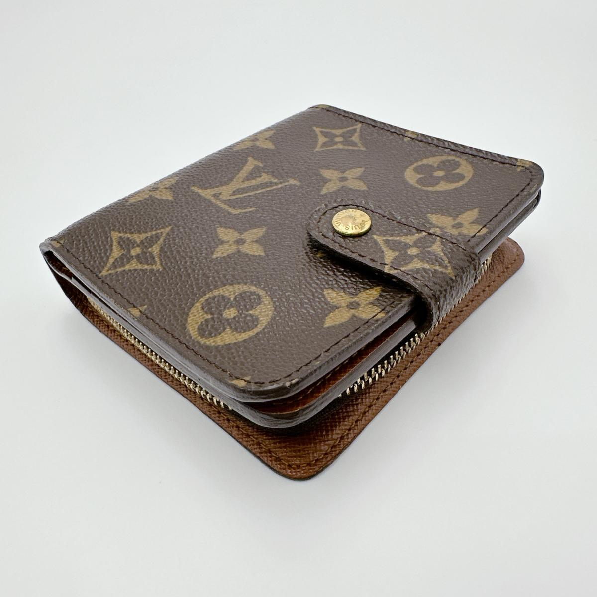 ルイヴィトン LOUIS VUITTON 二つ折り財布
カード用ポケットファスナー付 モノグラム コンパクトジップ モノグラムキャンバス M61667 ブラウン LV
【SS】
【中古】