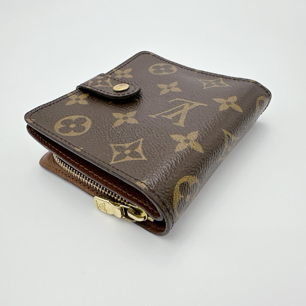 ルイヴィトン LOUIS VUITTON 二つ折り財布
カード用ポケットファスナー付 モノグラム コンパクトジップ モノグラムキャンバス M61667 ブラウン LV
【SS】
【中古】