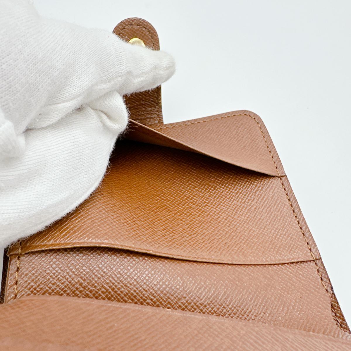 ルイヴィトン LOUIS VUITTON 二つ折り財布
カード用ポケットファスナー付 モノグラム コンパクトジップ モノグラムキャンバス M61667 ブラウン LV
【SS】
【中古】