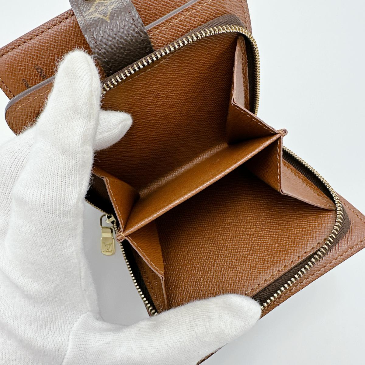 ルイヴィトン LOUIS VUITTON 二つ折り財布
カード用ポケットファスナー付 モノグラム コンパクトジップ モノグラムキャンバス M61667 ブラウン LV
【SS】
【中古】