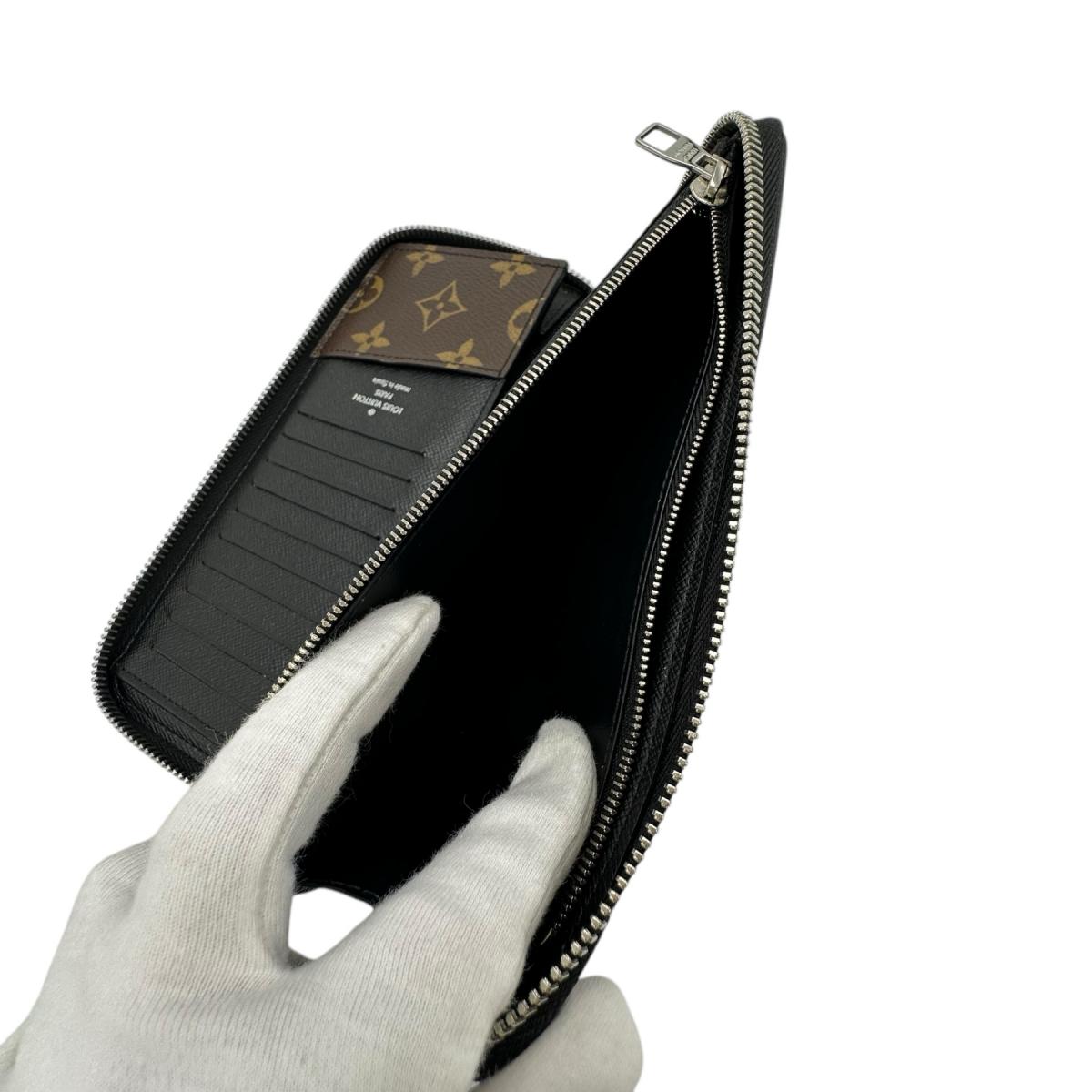 ルイヴィトン LOUIS VUITTON 長財布
ヴェルティカル モノグラム マカサー モノグラムキャンバス M60109 ブラウン LV
【SS】
【中古】