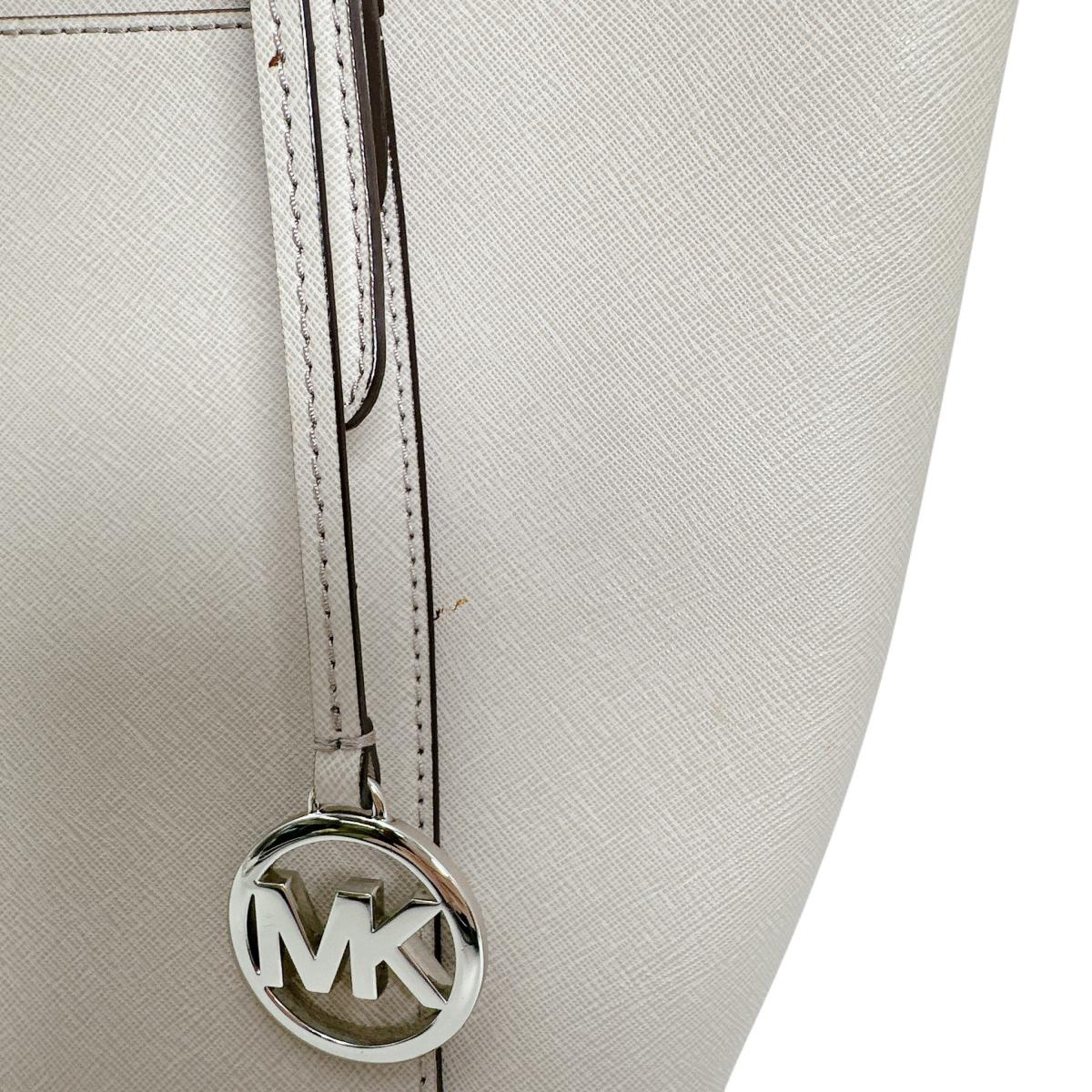マイケルコース Michael Kors ハンドバッグ
トートバッグ シアラ A4対応 レザー 35F8SC6T9L グレー 【SS】
【中古】