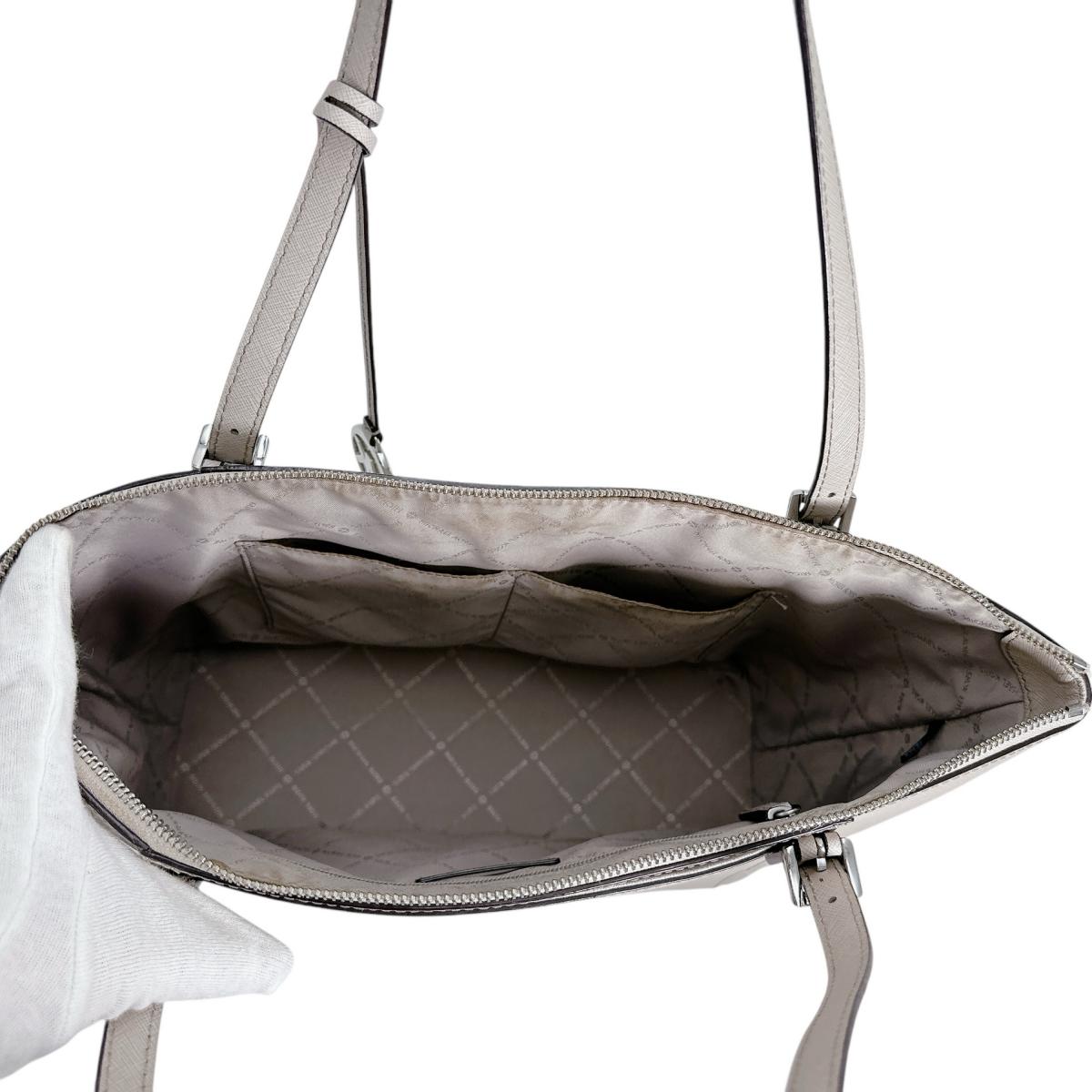 マイケルコース Michael Kors ハンドバッグ
トートバッグ シアラ A4対応 レザー 35F8SC6T9L グレー 【SS】
【中古】