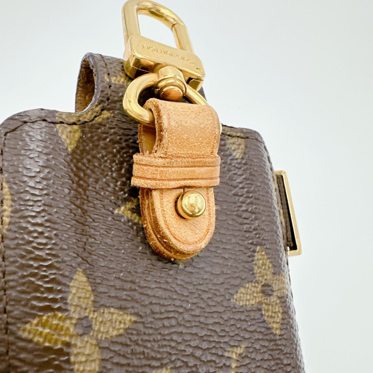 ルイヴィトン LOUIS VUITTON その他ファッション雑貨
携帯電話ケース モノグラム エテュイ・テレフォン インターナショナル モノグラムキャンバス M63064 LV
【SS】
【中古】