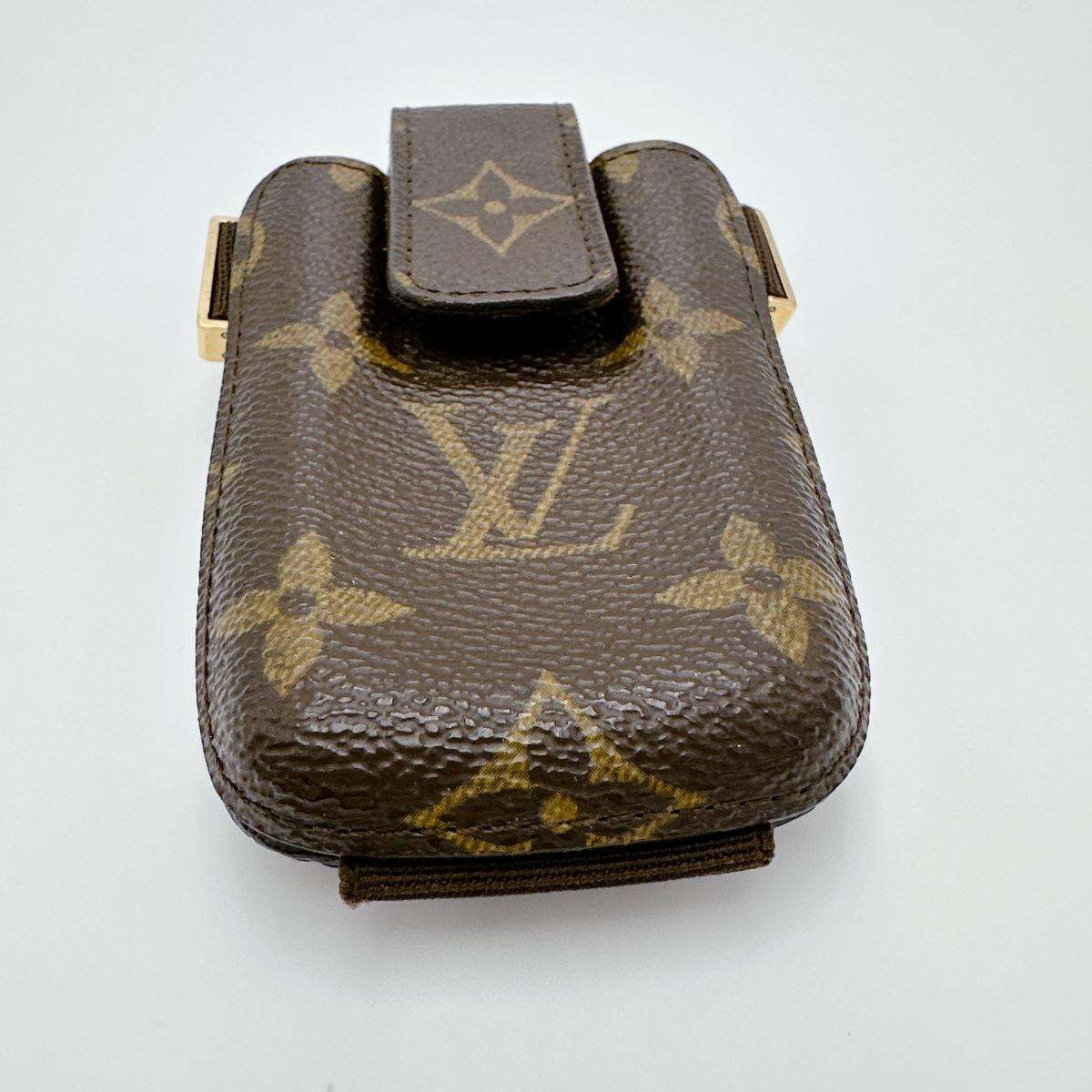 ルイヴィトン LOUIS VUITTON その他ファッション雑貨
携帯電話ケース モノグラム エテュイ・テレフォン インターナショナル モノグラムキャンバス M63064 LV
【SS】
【中古】