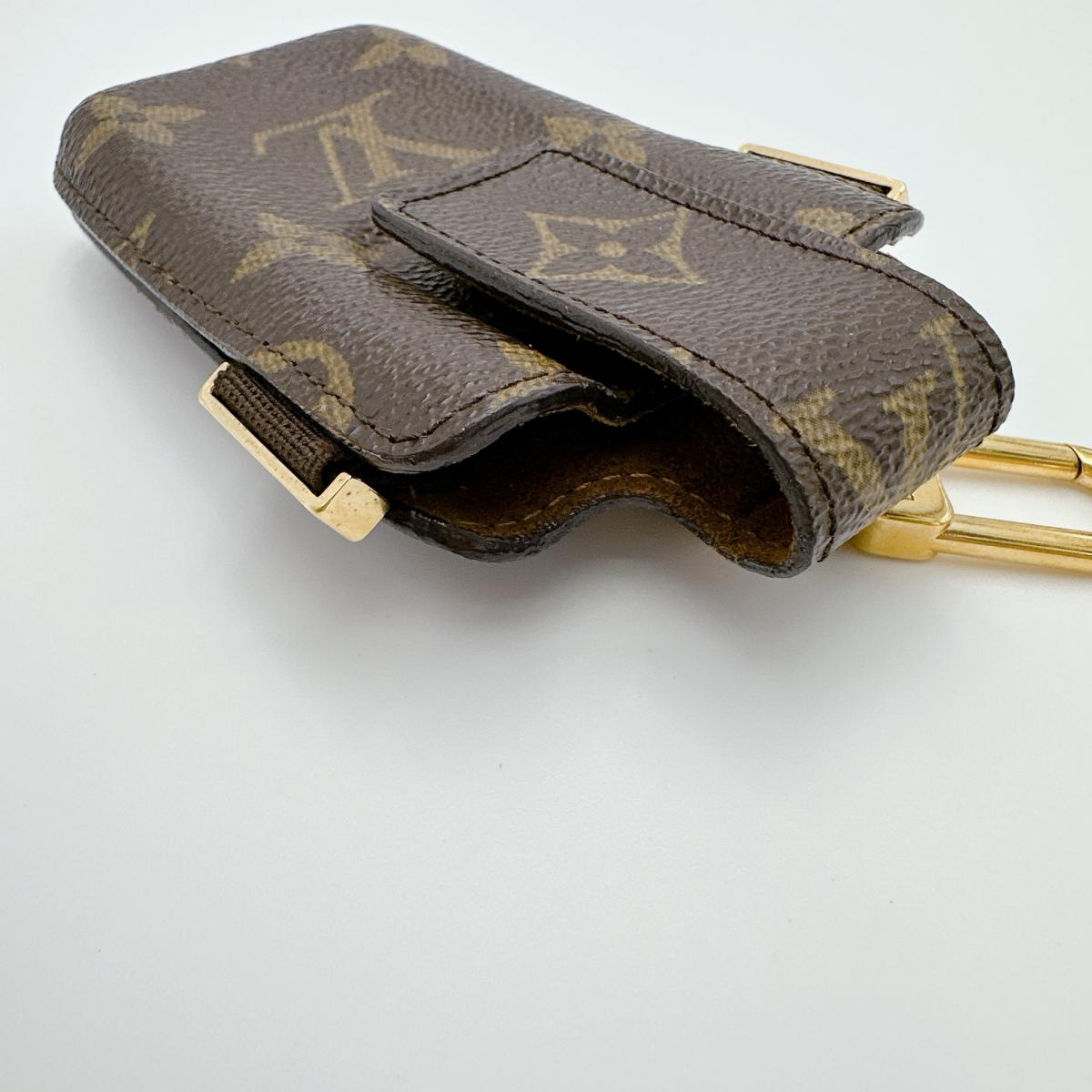 ルイヴィトン LOUIS VUITTON その他ファッション雑貨
携帯電話ケース モノグラム エテュイ・テレフォン インターナショナル モノグラムキャンバス M63064 LV
【SS】
【中古】