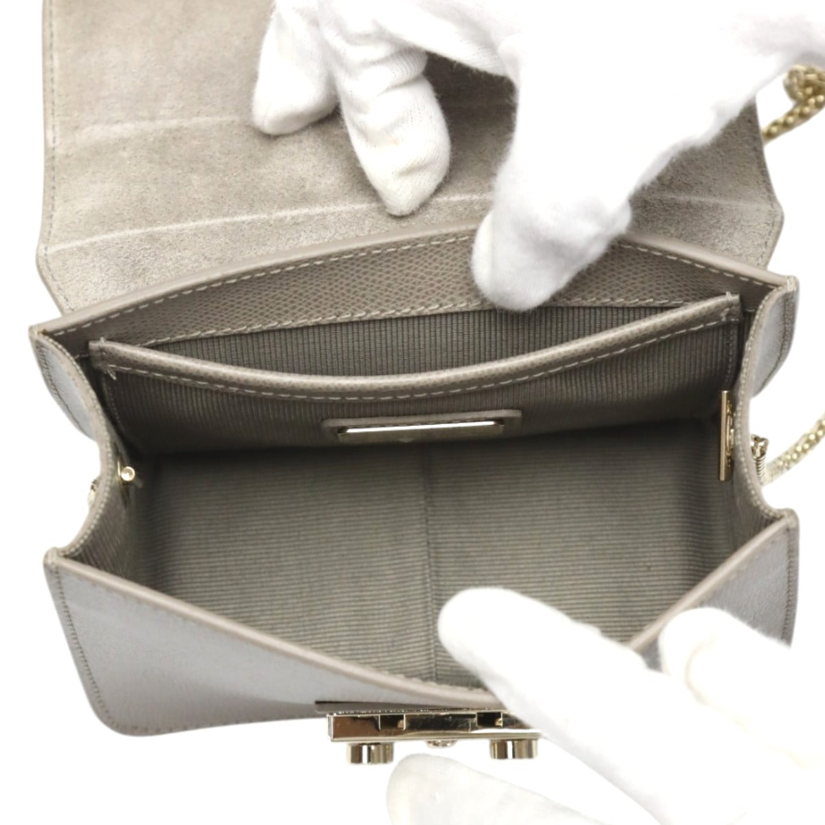 フルラ Furla ショルダーバッグ
チェーンショルダーバッグ ゴールド金具 メトロポリス レザー G6400/S2 グレージュ 【SS】
【中古】