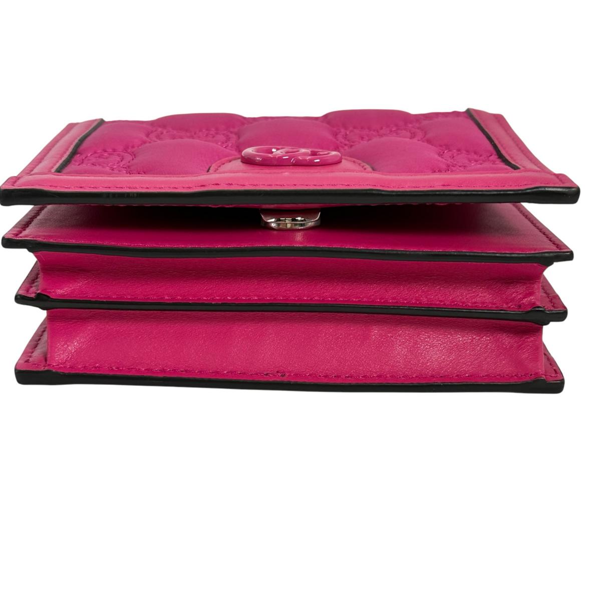 グッチ GUCCI ハンドバッグ
ハンドバック 2WAYバッグ GGミニマトラッセ ナイロン ピンク 【SS】
【中古】