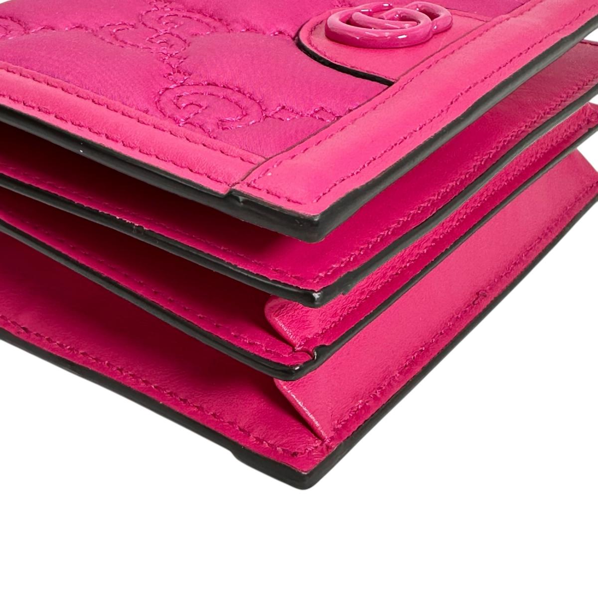 グッチ GUCCI ハンドバッグ
ハンドバック 2WAYバッグ GGミニマトラッセ ナイロン ピンク 【SS】
【中古】