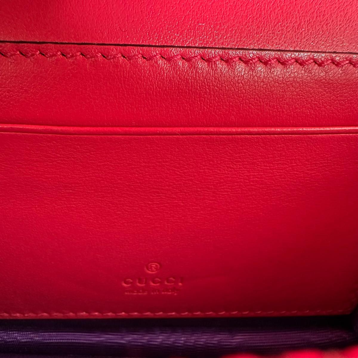 グッチ GUCCI ハンドバッグ
ハンドバック 2WAYバッグ GGミニマトラッセ ナイロン 723777 ピンク 【SS】
【中古】