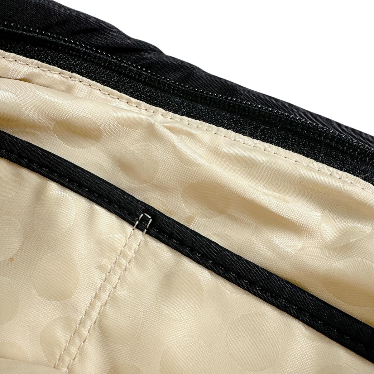 ケイトスペード Kate Spade ショルダーバッグ
大容量 A4 ナイロン PXRU4255 ブラック 【SS】
【中古】