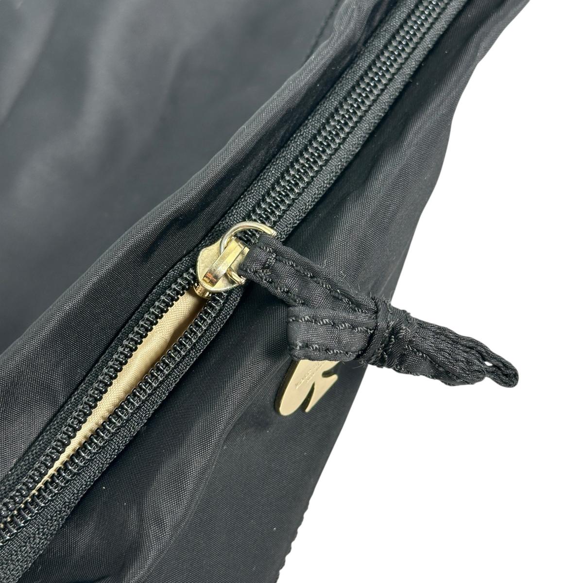 ケイトスペード Kate Spade ショルダーバッグ
大容量 A4 ナイロン PXRU4255 ブラック 【SS】
【中古】