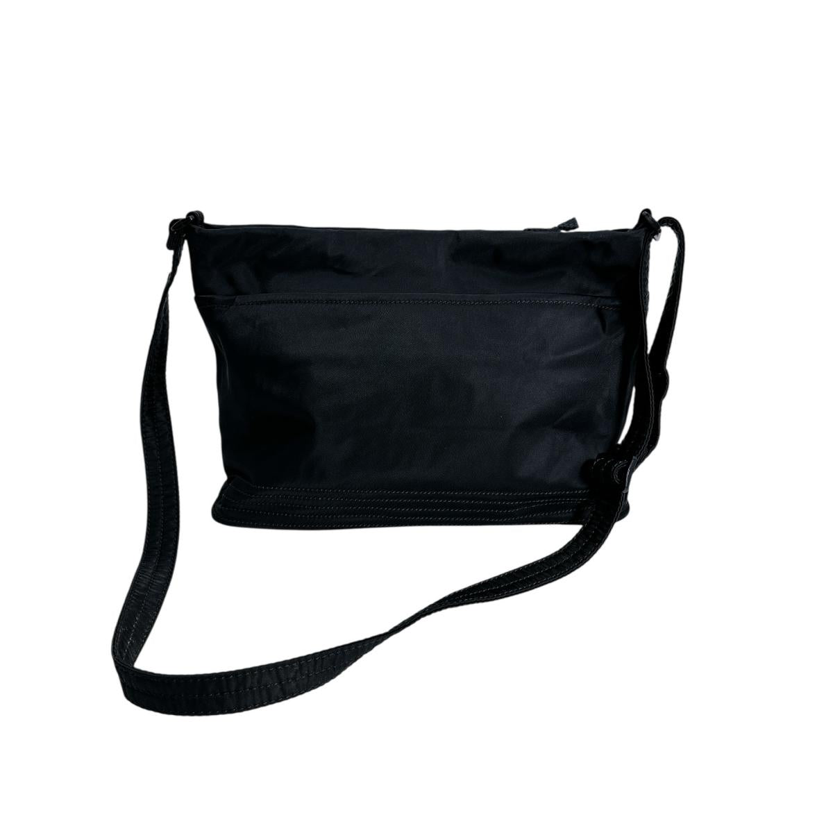 ケイトスペード Kate Spade ショルダーバッグ
大容量 A4 ナイロン PXRU4255 ブラック 【SS】
【中古】