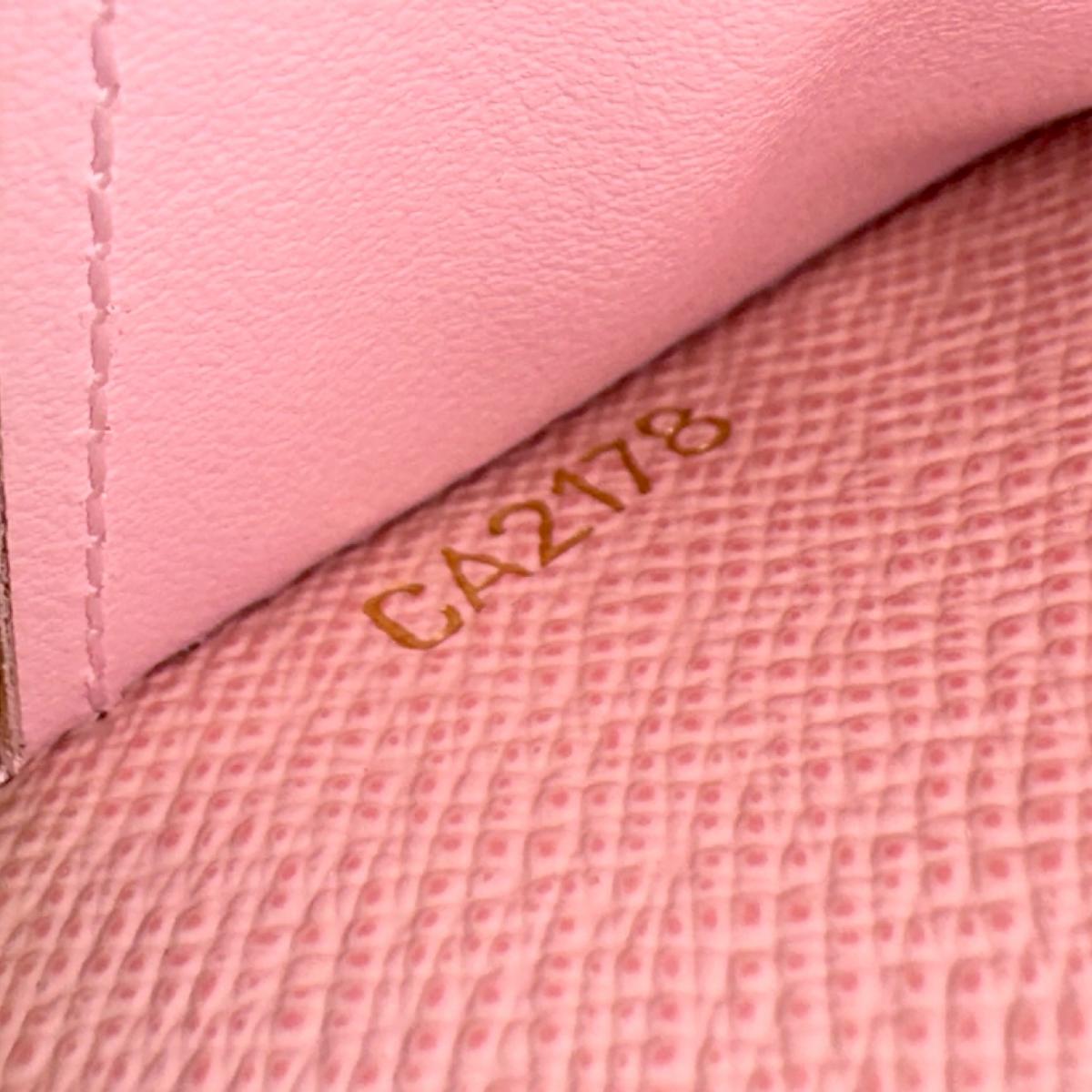 ルイヴィトン LOUIS VUITTON 長財布
ポルトフォイユクレマンス ダミエアズール ラウンドファスナー ダミエアズールキャンバス N61264 ローズバレリーヌ LV
【SS】
【中古】