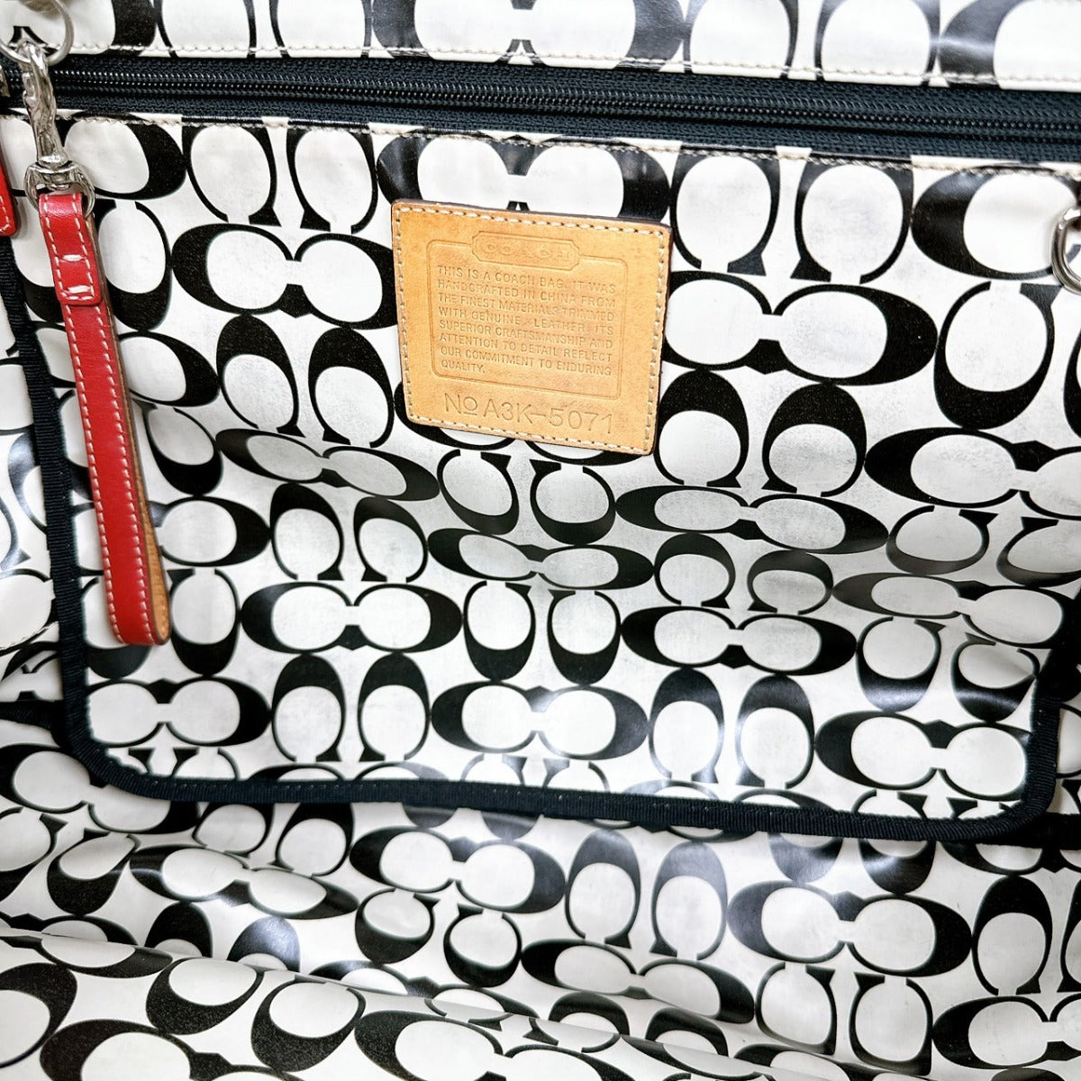 コーチ COACH ハンドバッグ
トートバッグ 肩掛け ハンプトンズウイークエンド ナイロン A3K-5071 ブラック 【SS】
【中古】