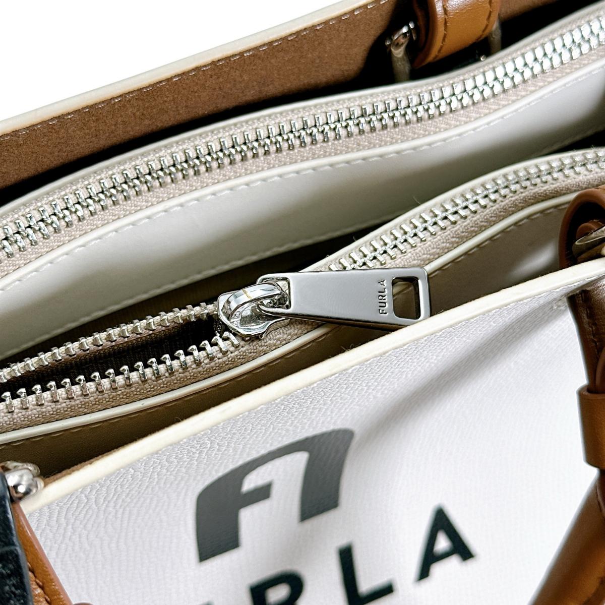 フルラ Furla トートバッグ
2wayバッグ 肩掛けバッグ ヴァーシティ スタイル レザー WB00725 ホワイト 【SS】
【中古】