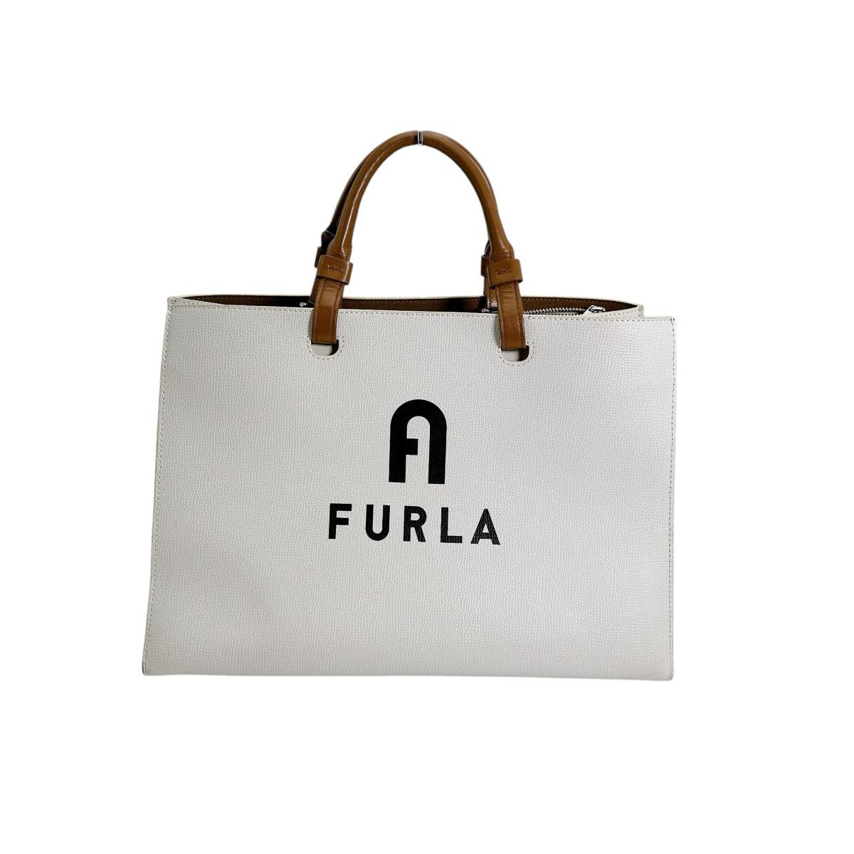 フルラ Furla トートバッグ
2wayバッグ 肩掛けバッグ ヴァーシティ スタイル レザー WB00725 ホワイト 【SS】
【中古】