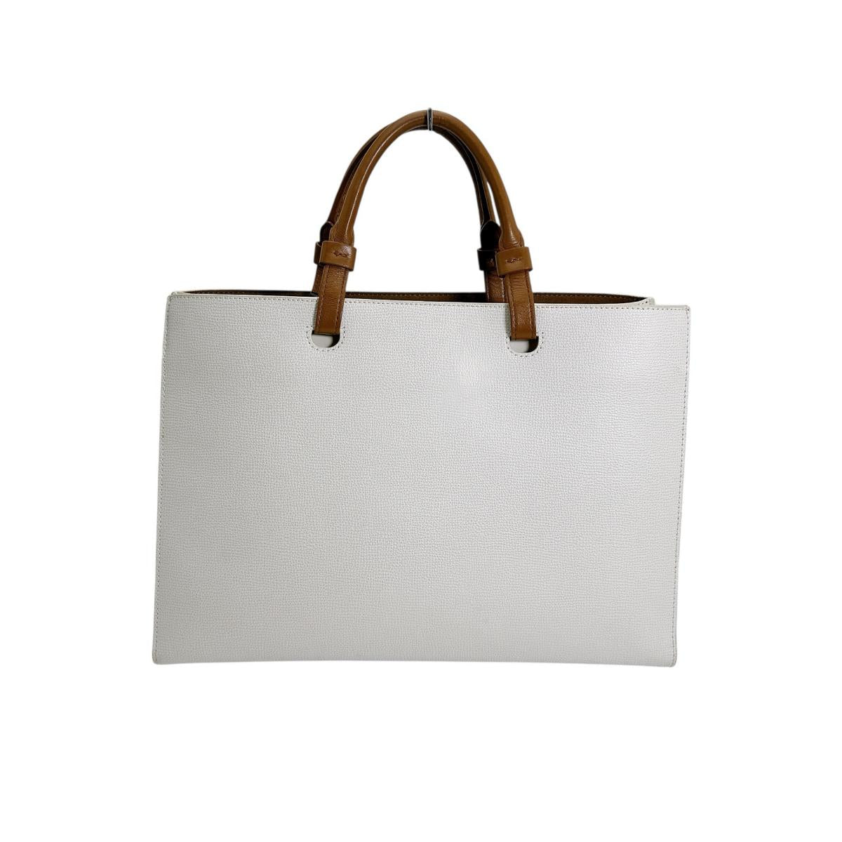 フルラ Furla トートバッグ
2wayバッグ 肩掛けバッグ ヴァーシティ スタイル レザー WB00725 ホワイト 【SS】
【中古】