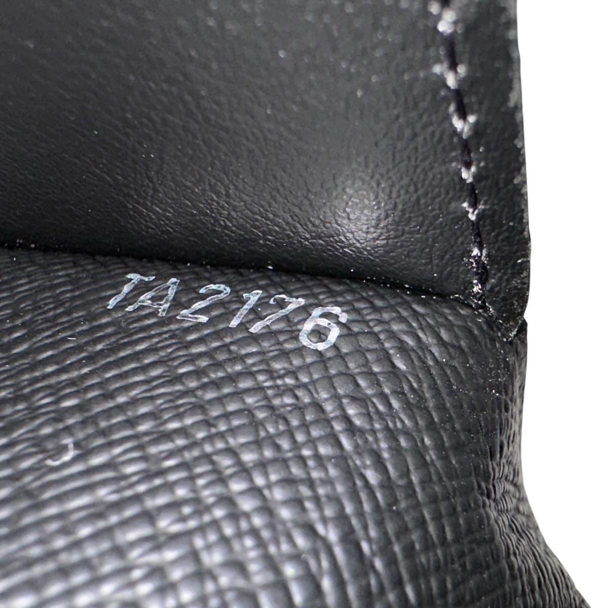ルイヴィトン LOUIS VUITTON 長財布
二つ折り長財布 エクリプス ポルトフォイユ・ブラザ モノグラムキャンバス M61697 グレー×ブラック LV
【SS】
【中古】
