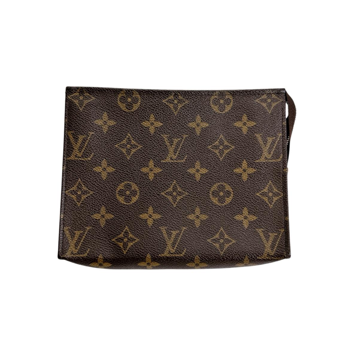 ルイヴィトン LOUIS VUITTON ポーチ
ポシェット モノグラム トワレット19 モノグラムキャンバス M47544 ブラウン LV
【SS】
【中古】