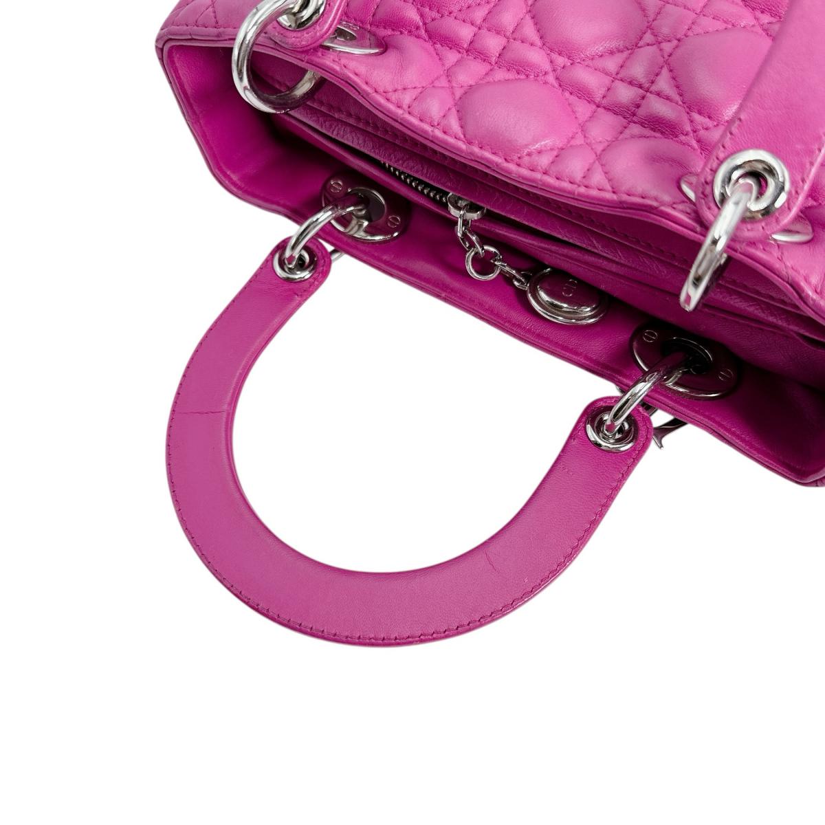 ディオール Dior ハンドバッグ
ショルダーバッグ 2WAYハンドバッグ カナージュ ラムスキン ラムスキンピンク 【SS】
【中古】