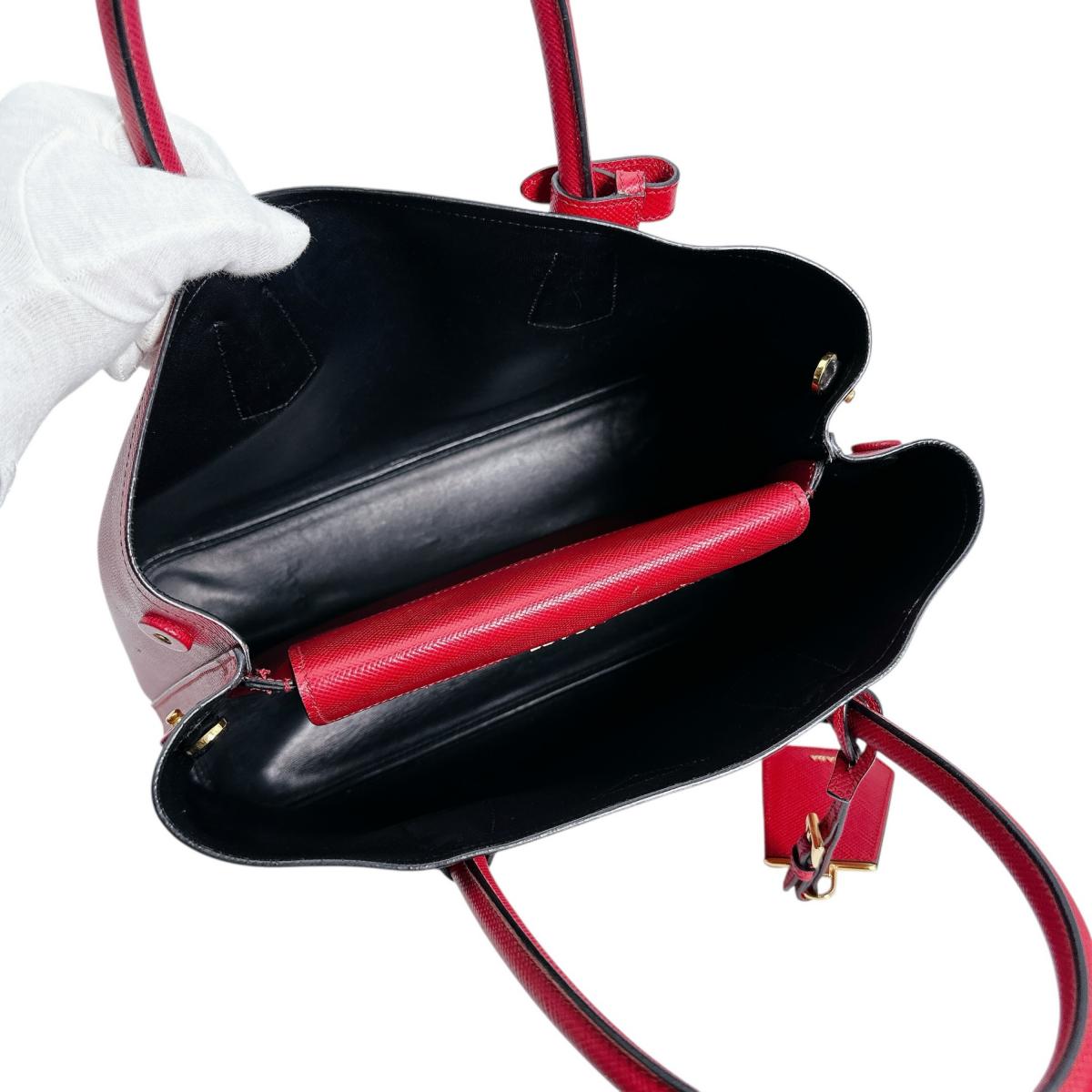 プラダ PRADA ハンドバッグ
ショルダーバッグ サフィアーノ 2wayバッグ 牛革 BN2775 レッド 【SS】
【中古】